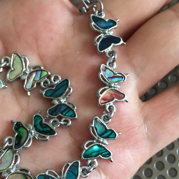 🖤New Abalone shell butterfly 🦋 charms 8.25” bracelet - Picture 6 of 11